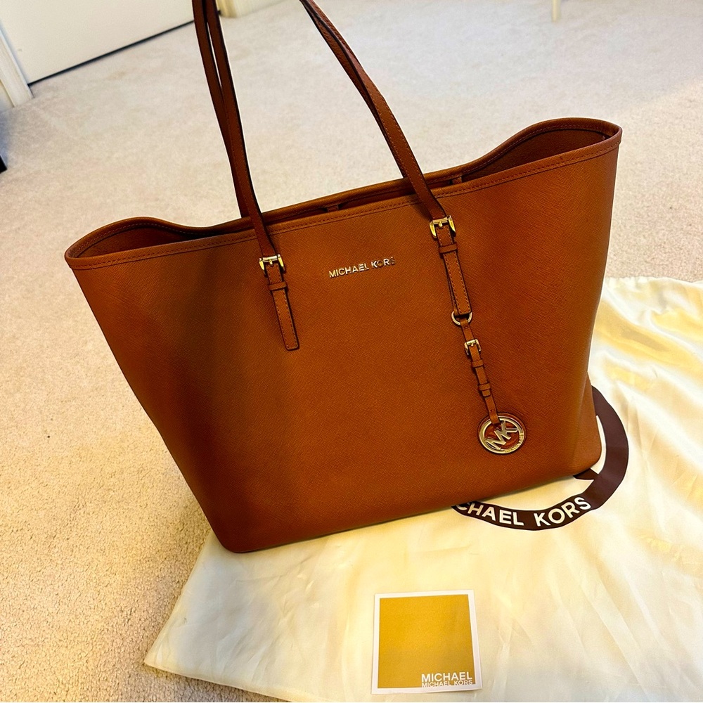 Michael Korrs Jet set tote